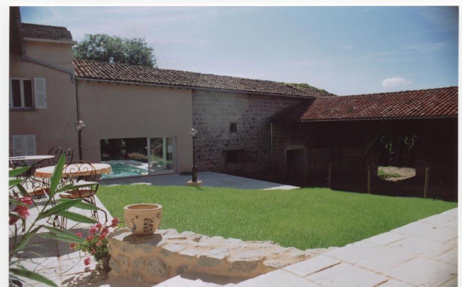 La Ferme Des Roses Panissieres Exterior photo